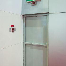 Testing of fire resistant doors